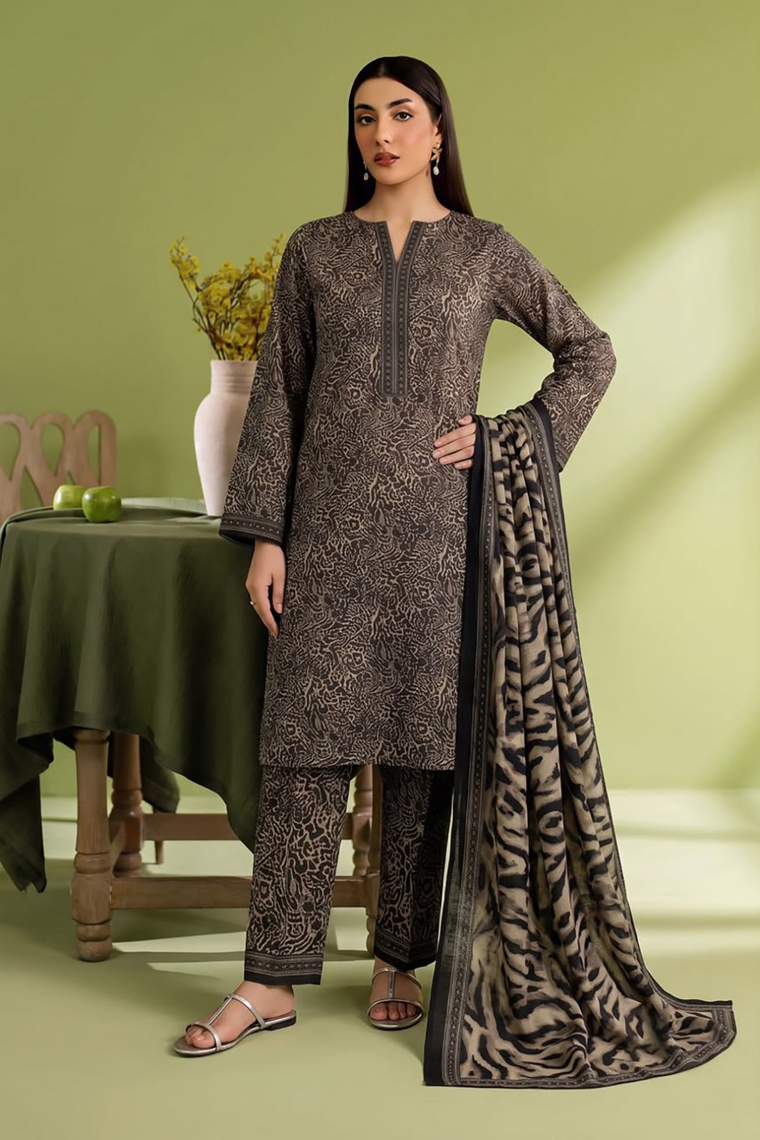 Aabroo Pret –   Ready to Wear 3 Piece Lawn Suit